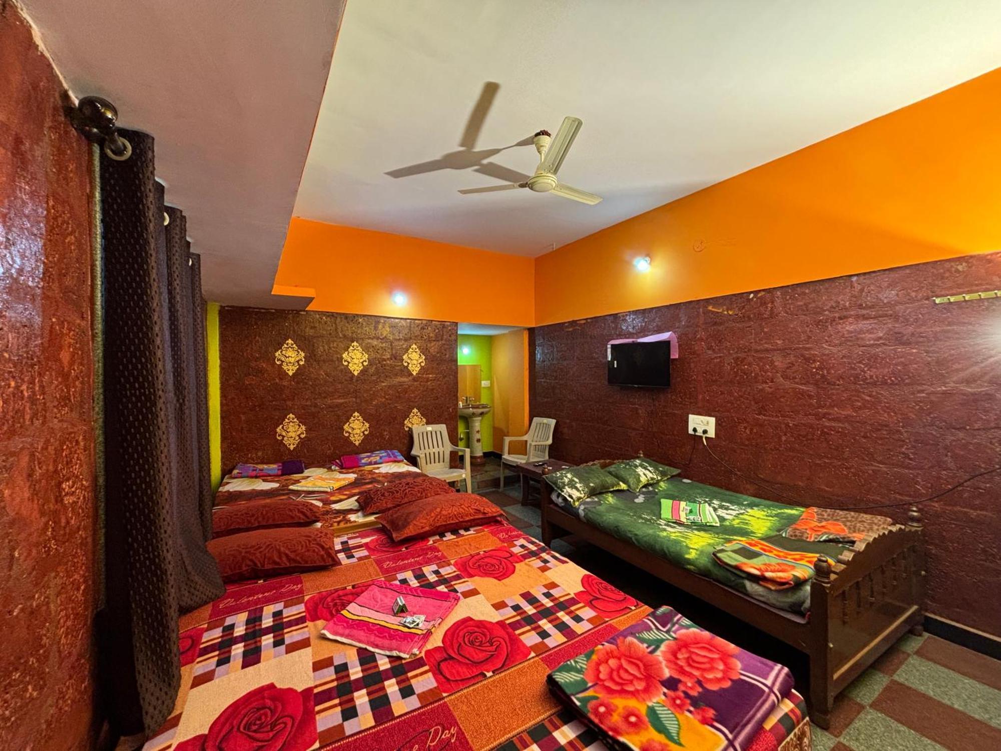 Dandeli Nakadi Home Stay Zewnętrze zdjęcie